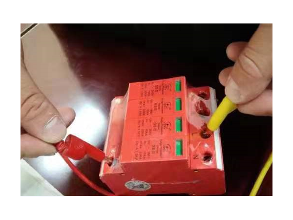 價(jià)格合理的浪涌保護(hù)器