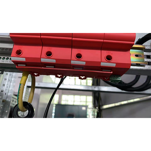 智能浪涌保護(hù) 器